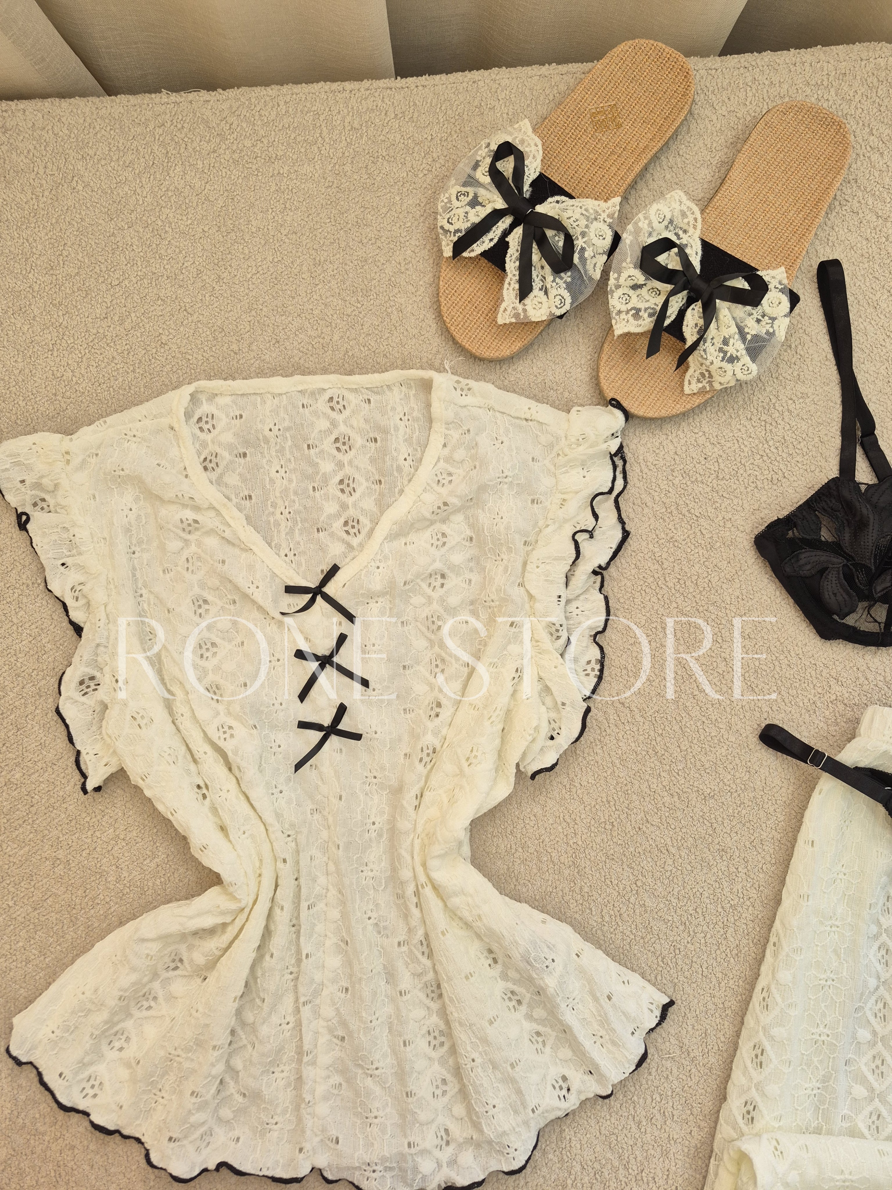 Black & Ivory Lace Set With Bra Set (4pcs)