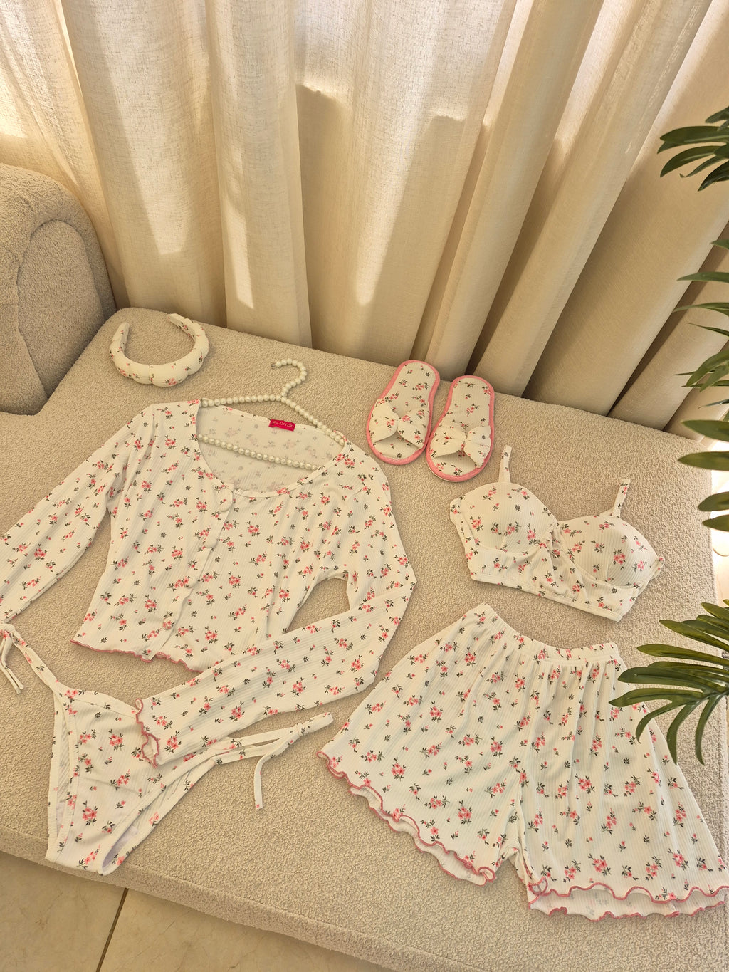 White Pink floral Set  6 pcs
