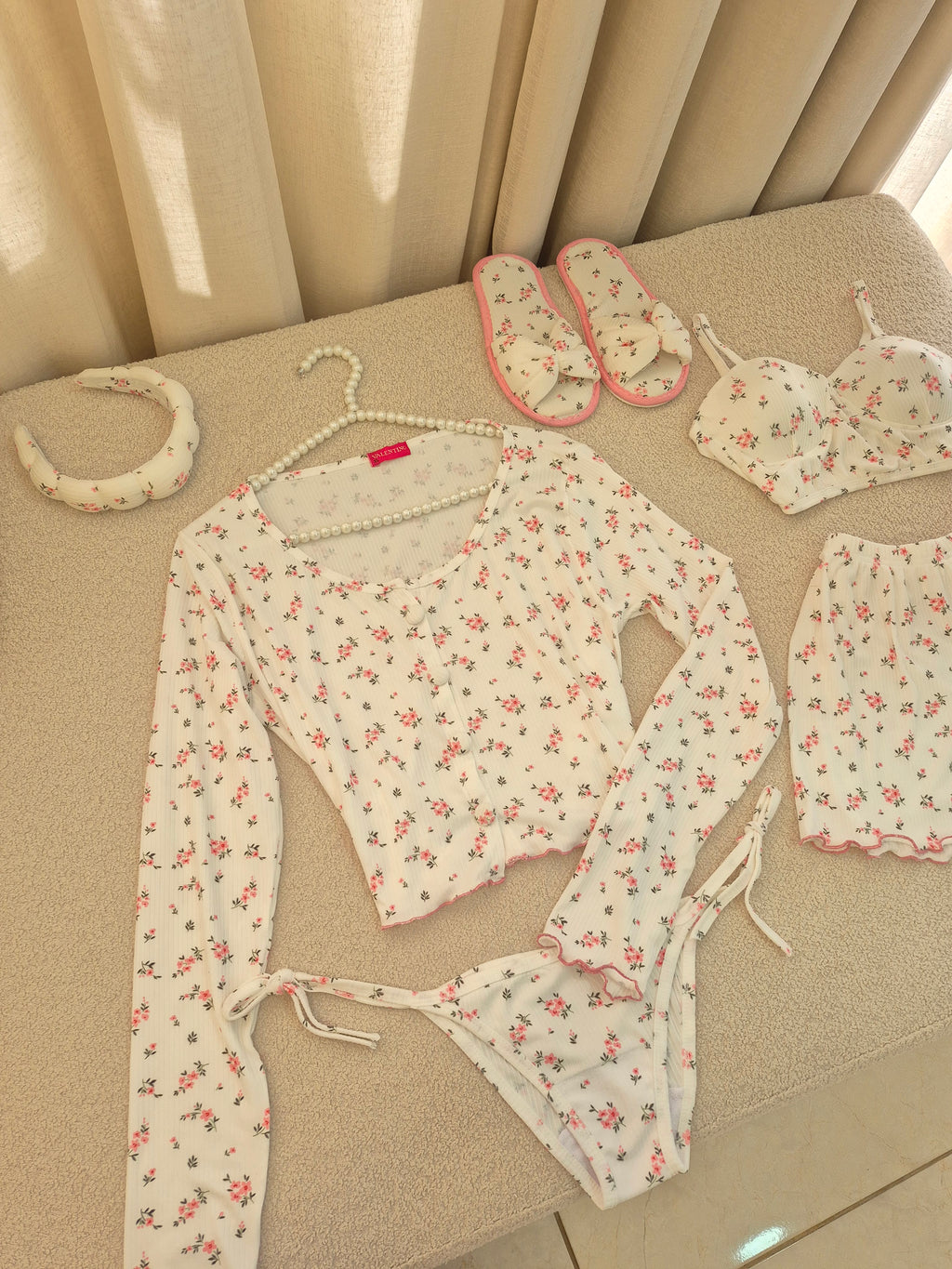 White Pink floral Set  6 pcs